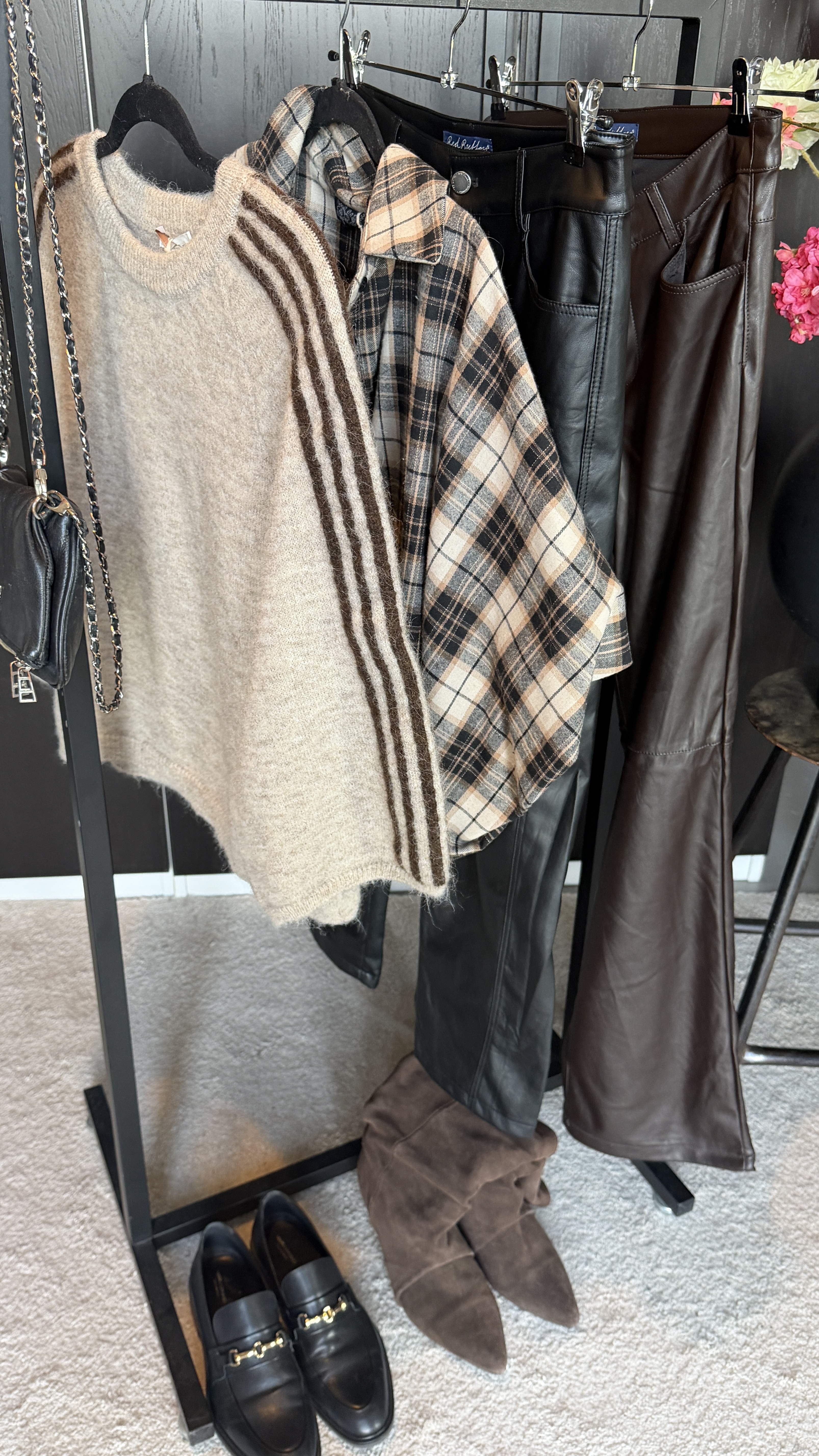 Colette (wide leg) faux leather gedragen